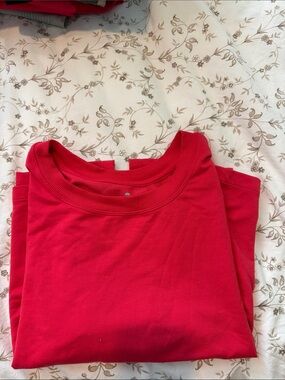 Bright pink Crewneck Tee workout top